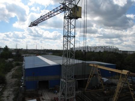 Монтаж конструкций краном